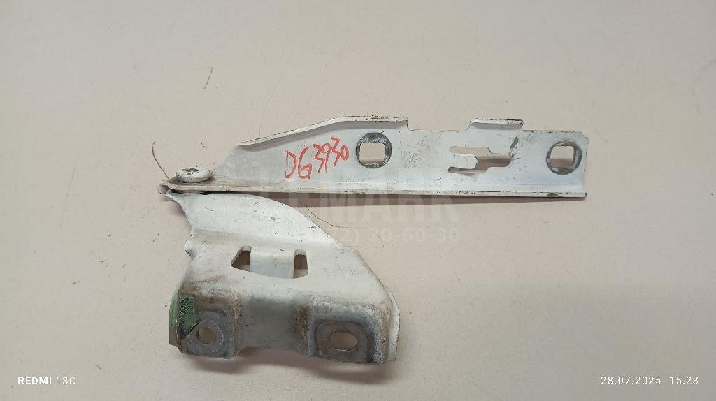 Петля капота левая