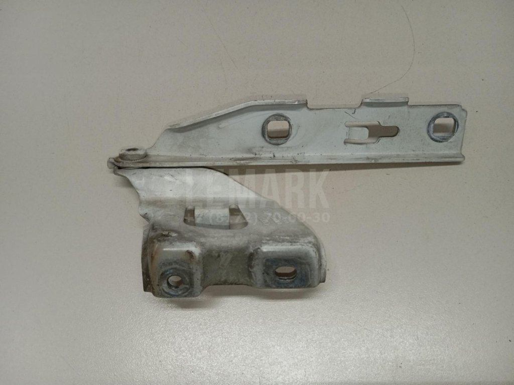 Петля капота левая