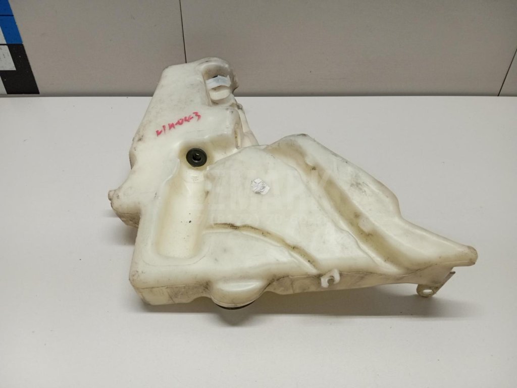 Бачок омывателя лобового стекла