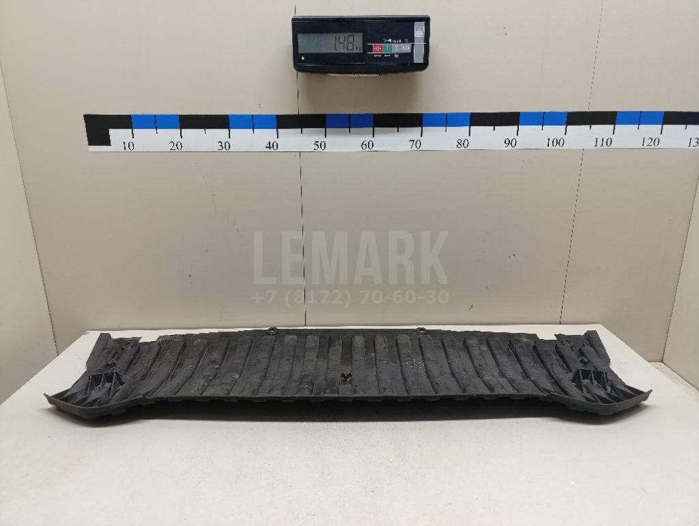 Пыльник двигателя центральный