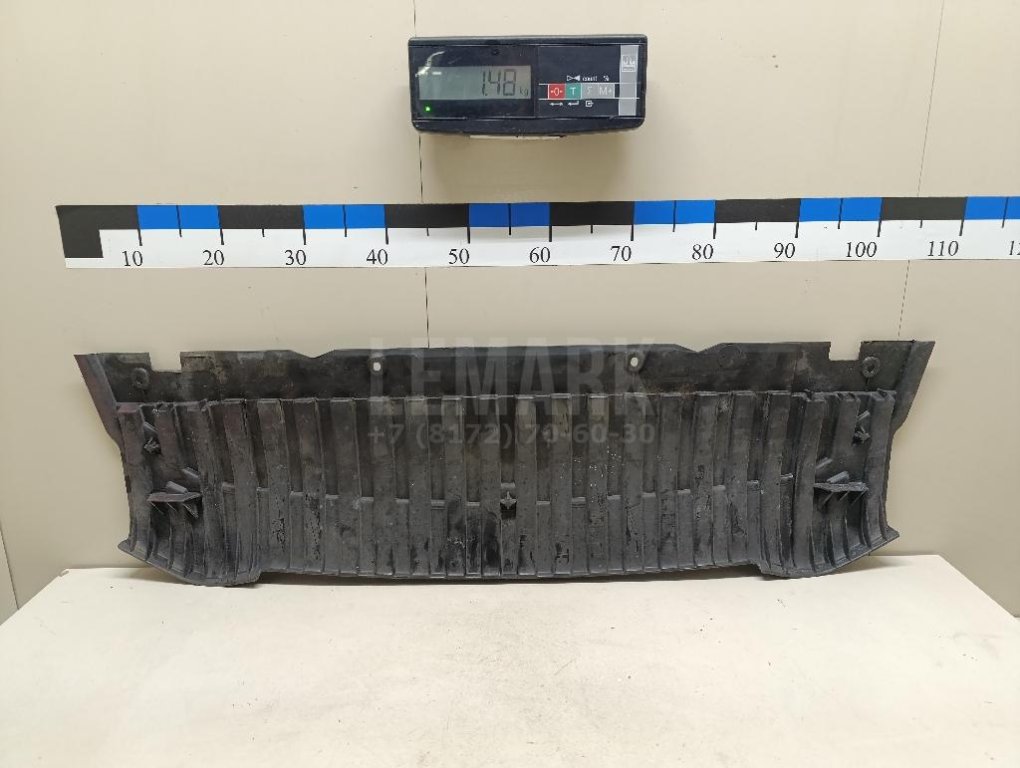 Пыльник двигателя центральный