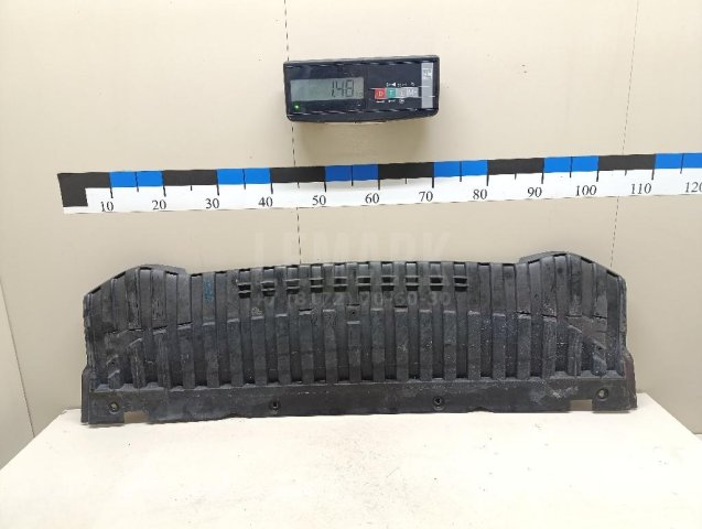 Пыльник двигателя центральный