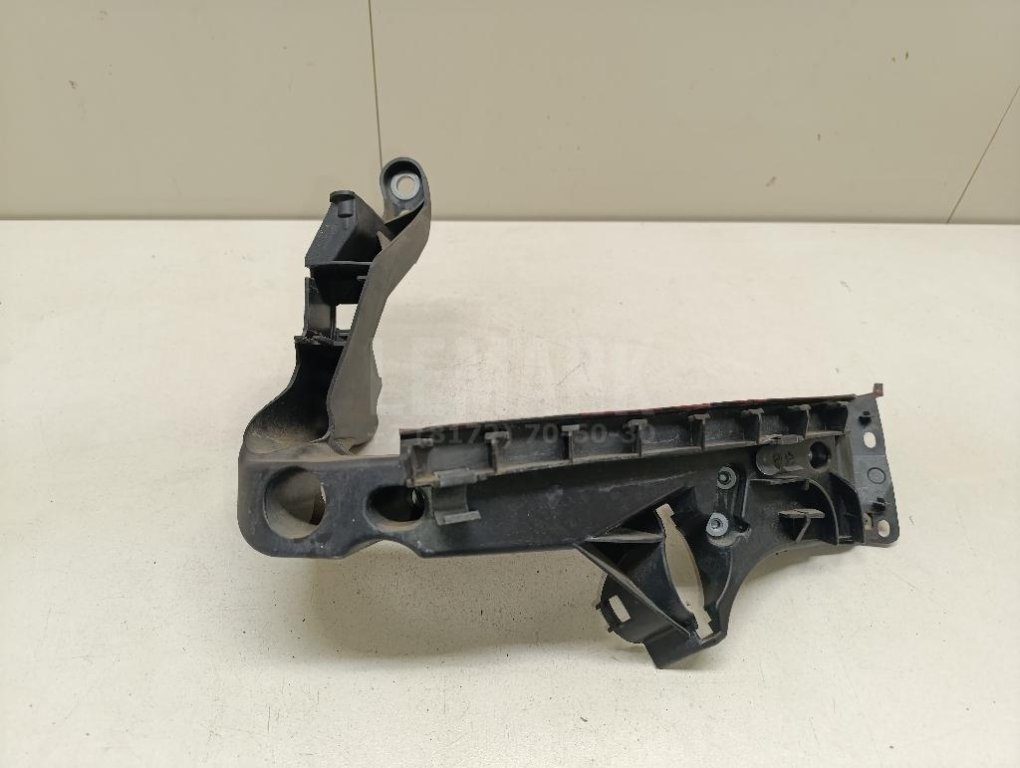 Кронштейн крепления фары