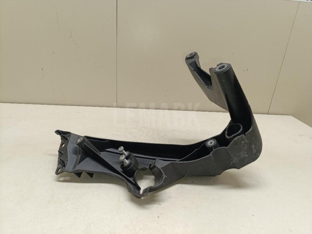 Кронштейн крепления фары