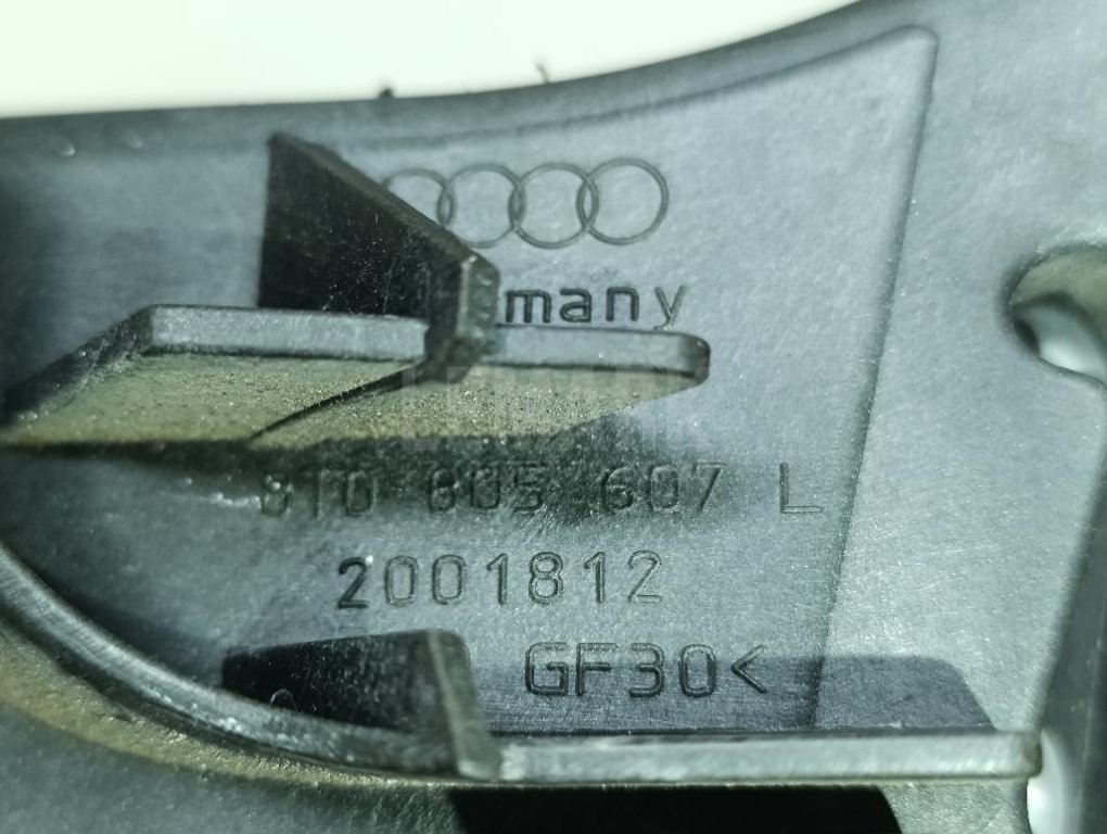 Кронштейн крепления фары