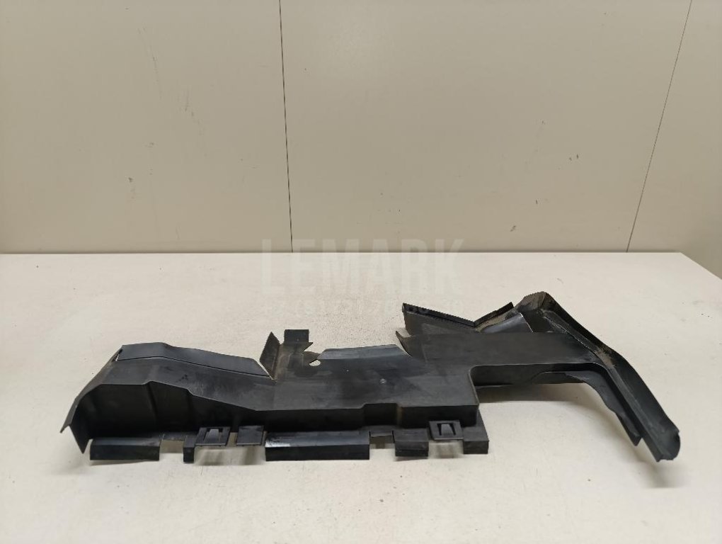 Воздуховод радиатора правый