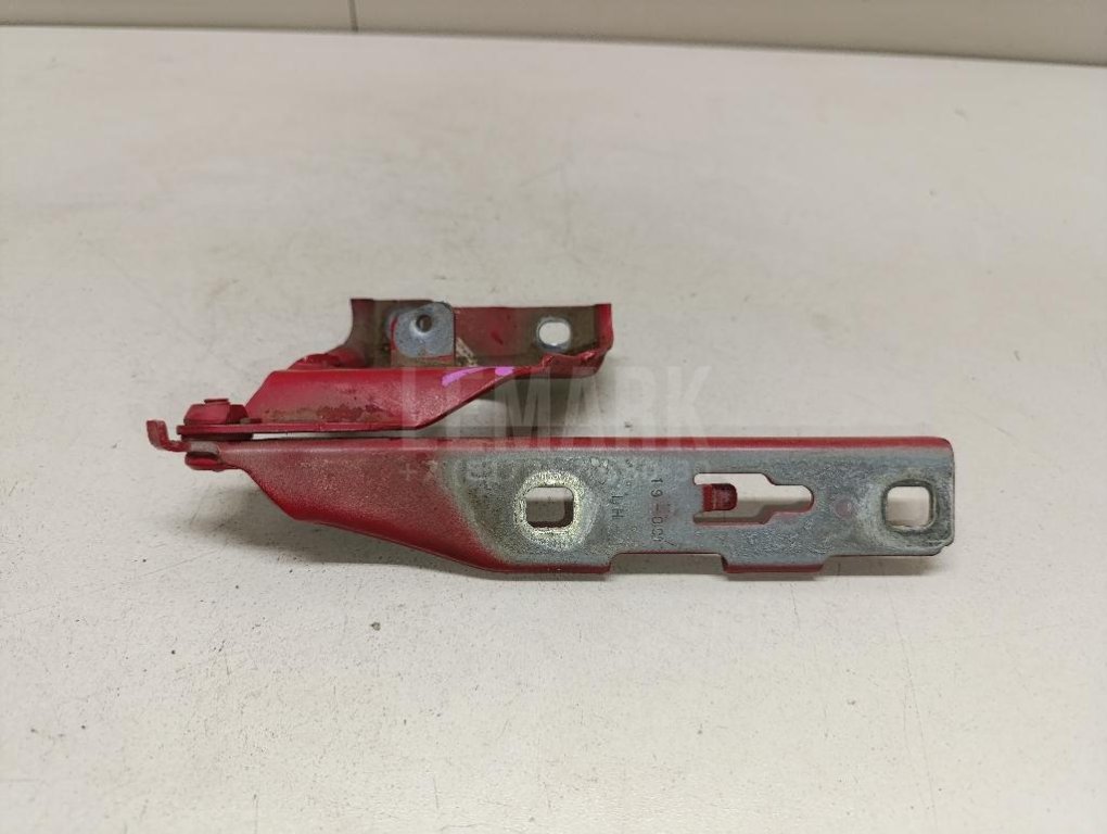 Петля капота левая