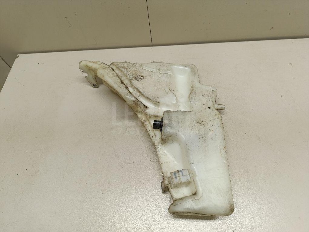 Бачок омывателя лобового стекла