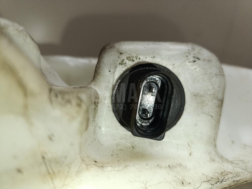 Бачок омывателя лобового стекла