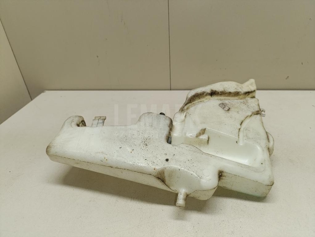 Бачок омывателя лобового стекла