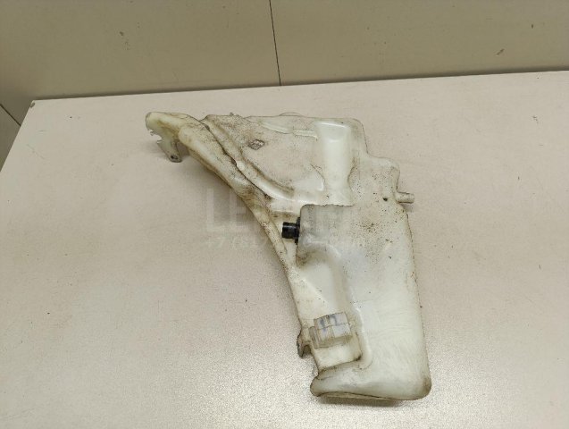 Бачок омывателя лобового стекла