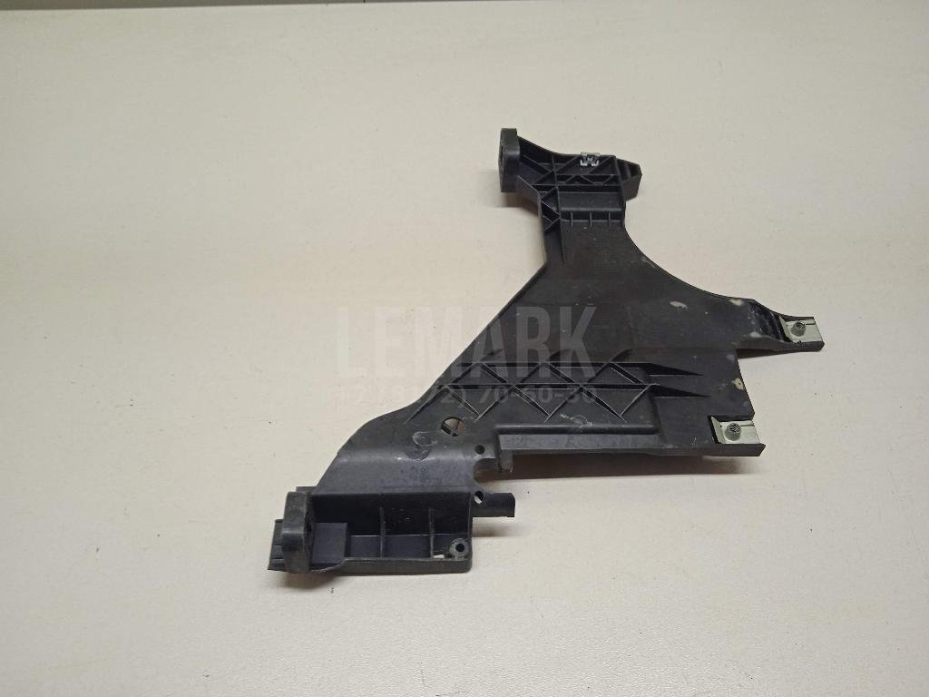 Кронштейн фар левый