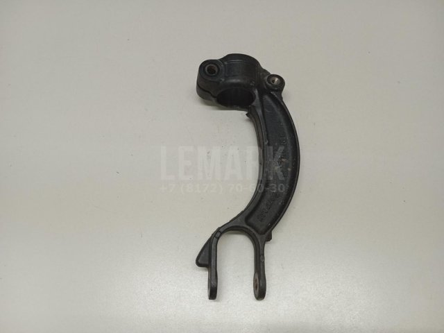 Кронштейн амортизатора