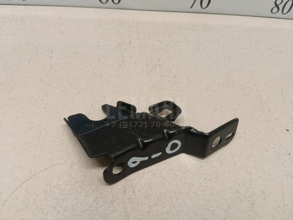 Кронштейн фар левый