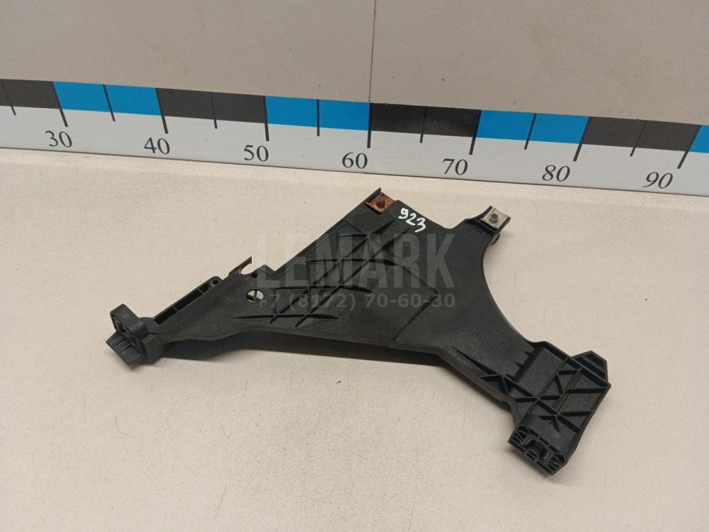 Кронштейн фар правый