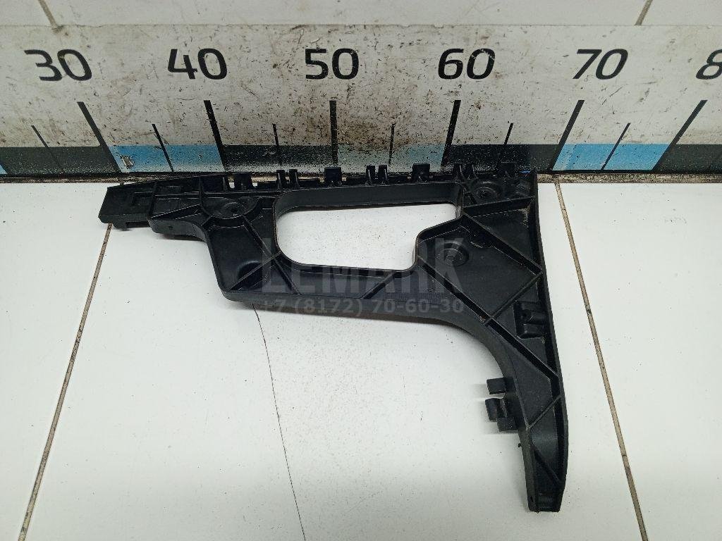 Направляющая заднего бампера правая