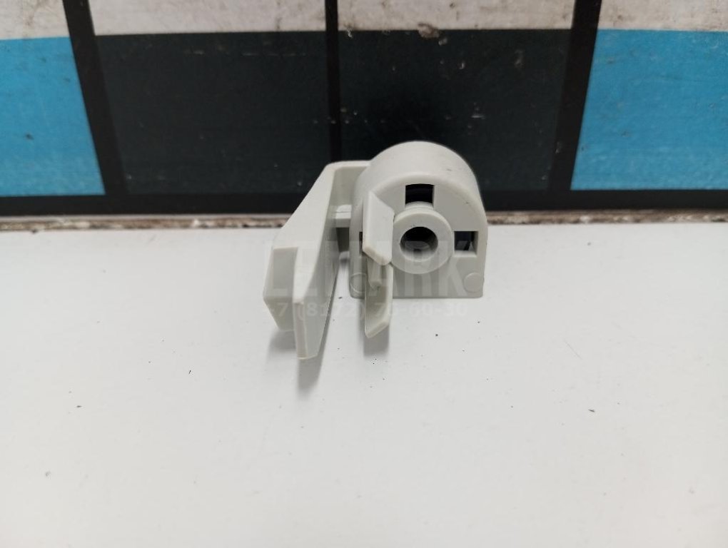 Кронштейн фонаря для  Audi 100 [C4] 1991-1994