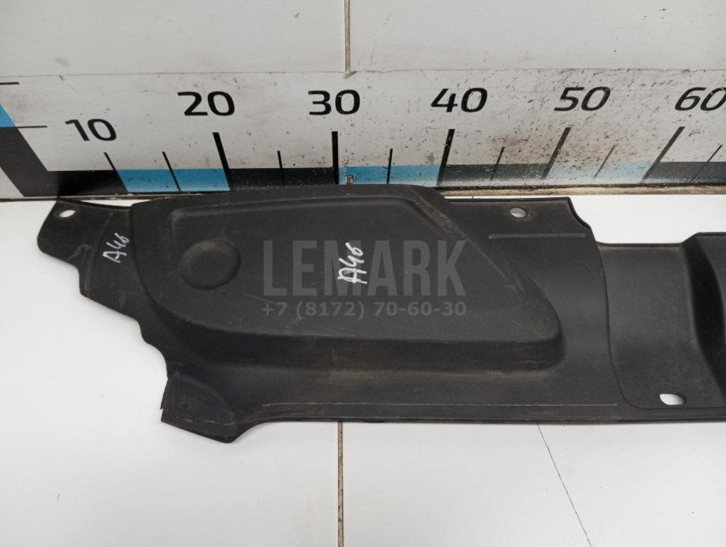 Кожух замка капота