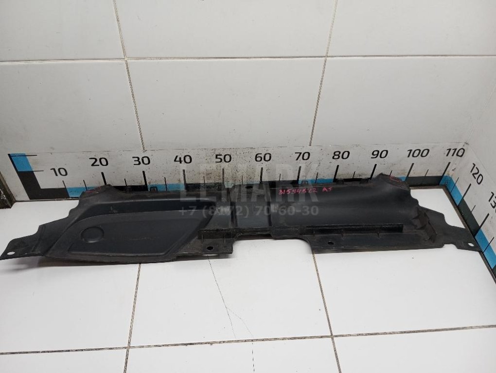 Кожух замка капота