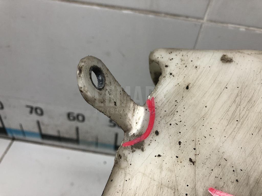 Бачок омывателя лобового стекла