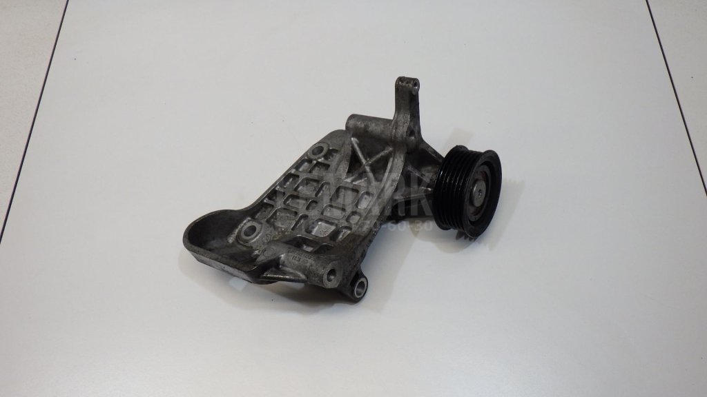 Кронштейн генератора