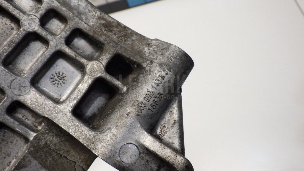 Кронштейн генератора