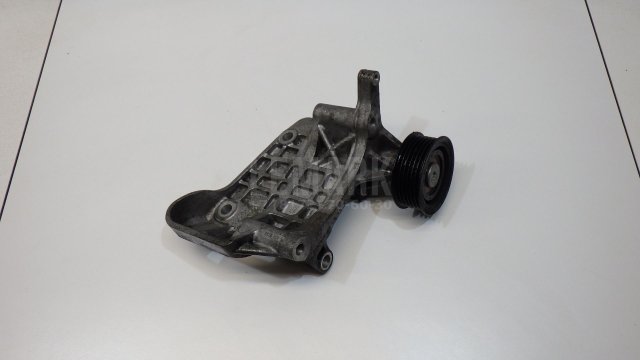 Кронштейн генератора