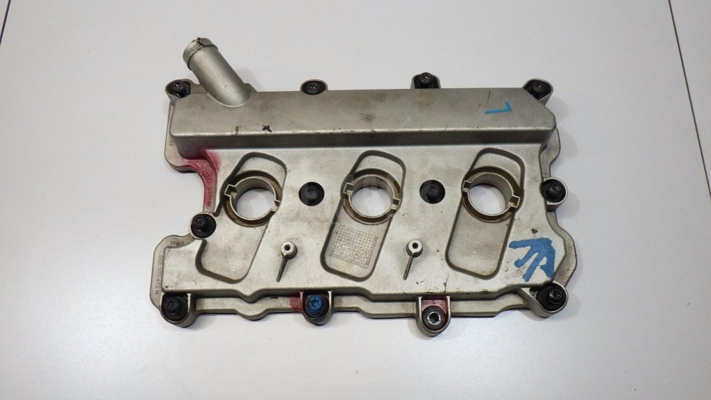 Крышка головки блока (клапанная)