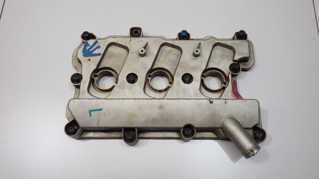 Крышка головки блока (клапанная)