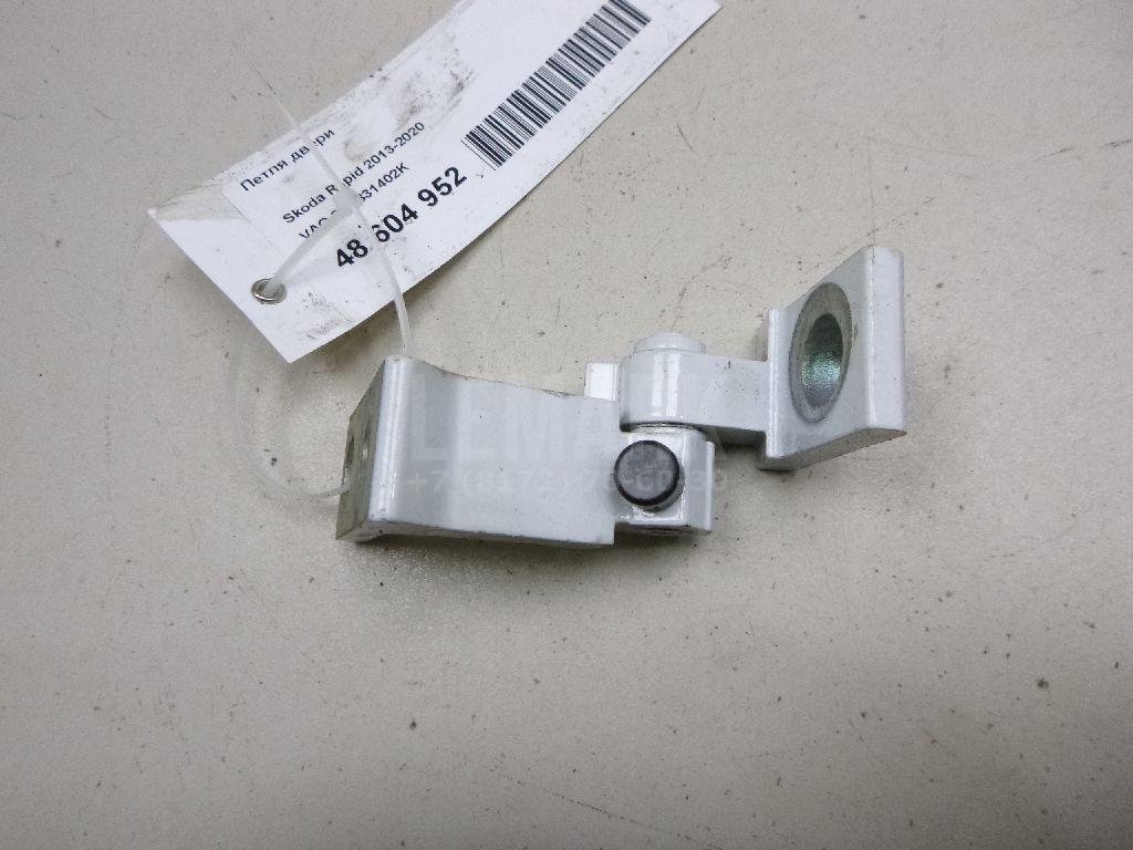 Петля двери