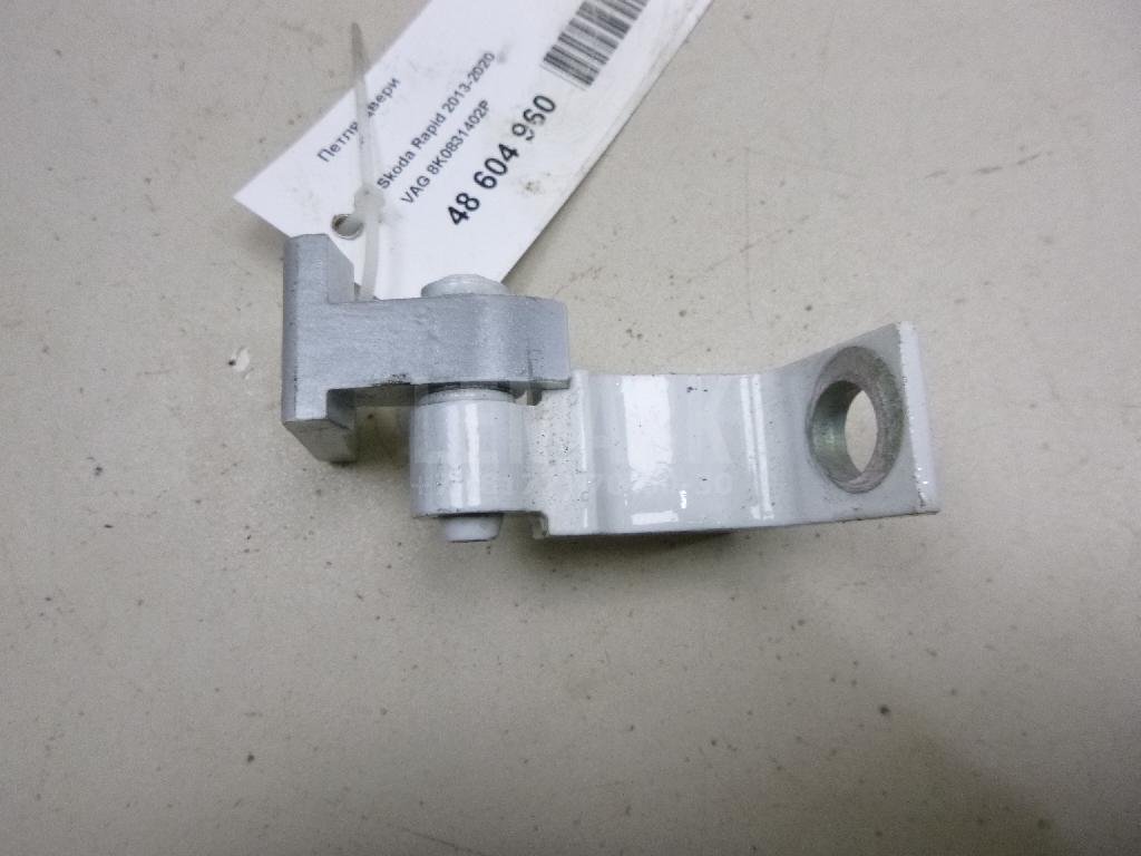 Петля двери