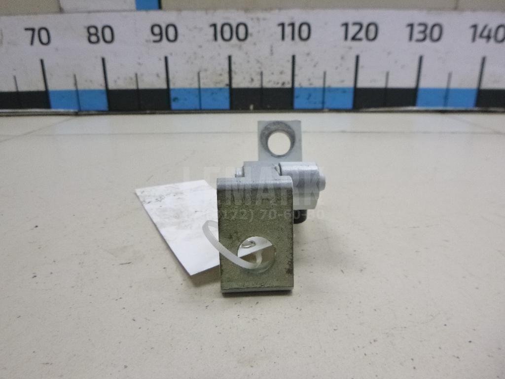 Петля двери