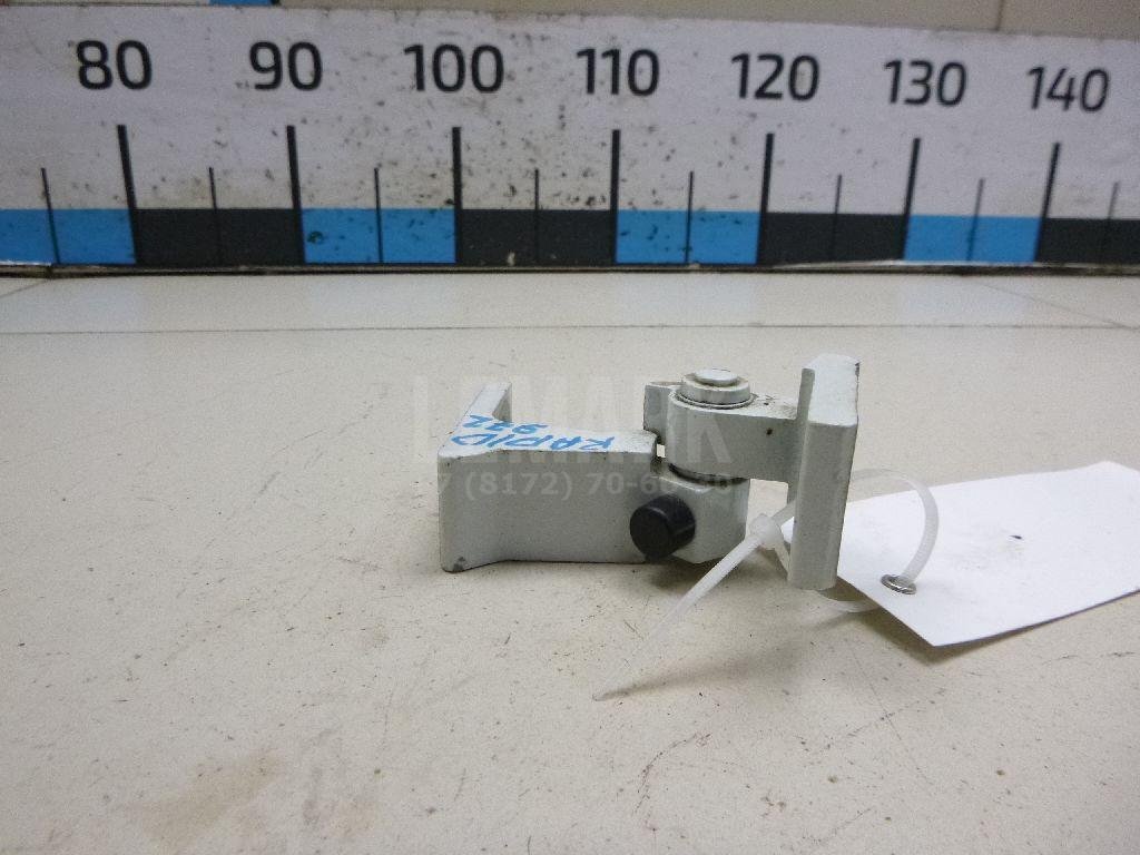 Петля двери