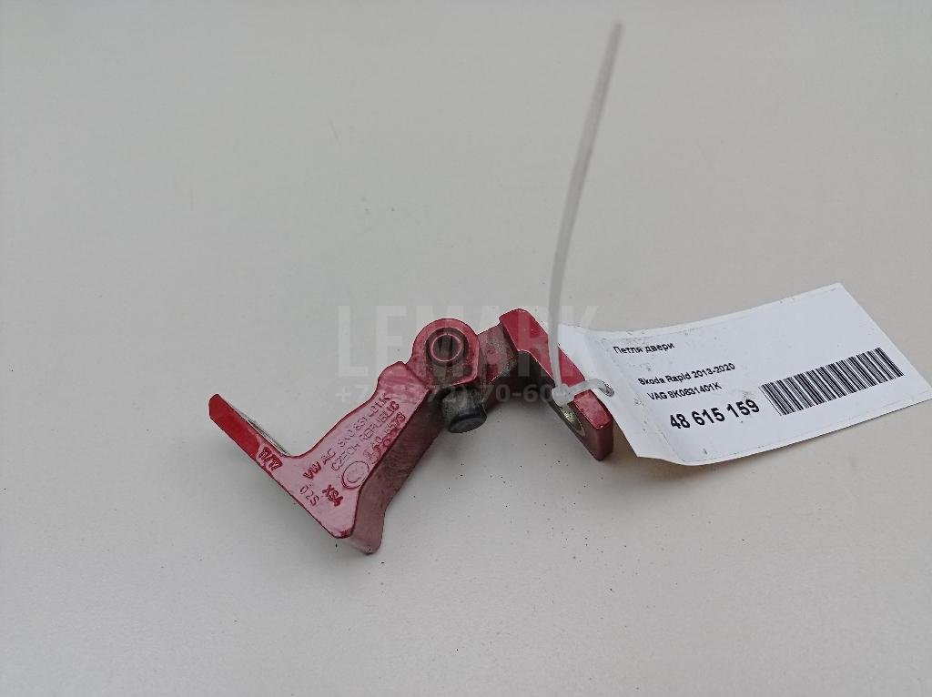 Петля двери