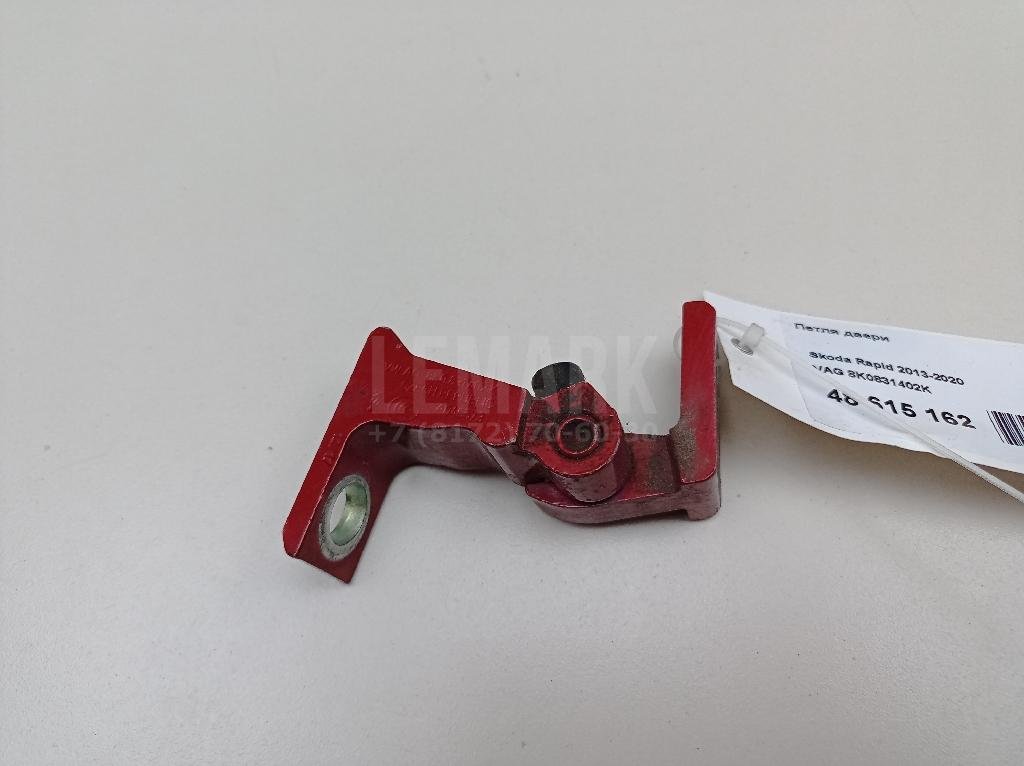 Петля двери