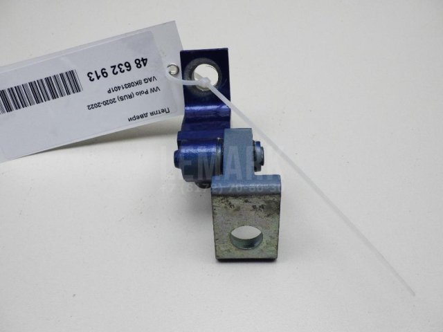 Петля двери