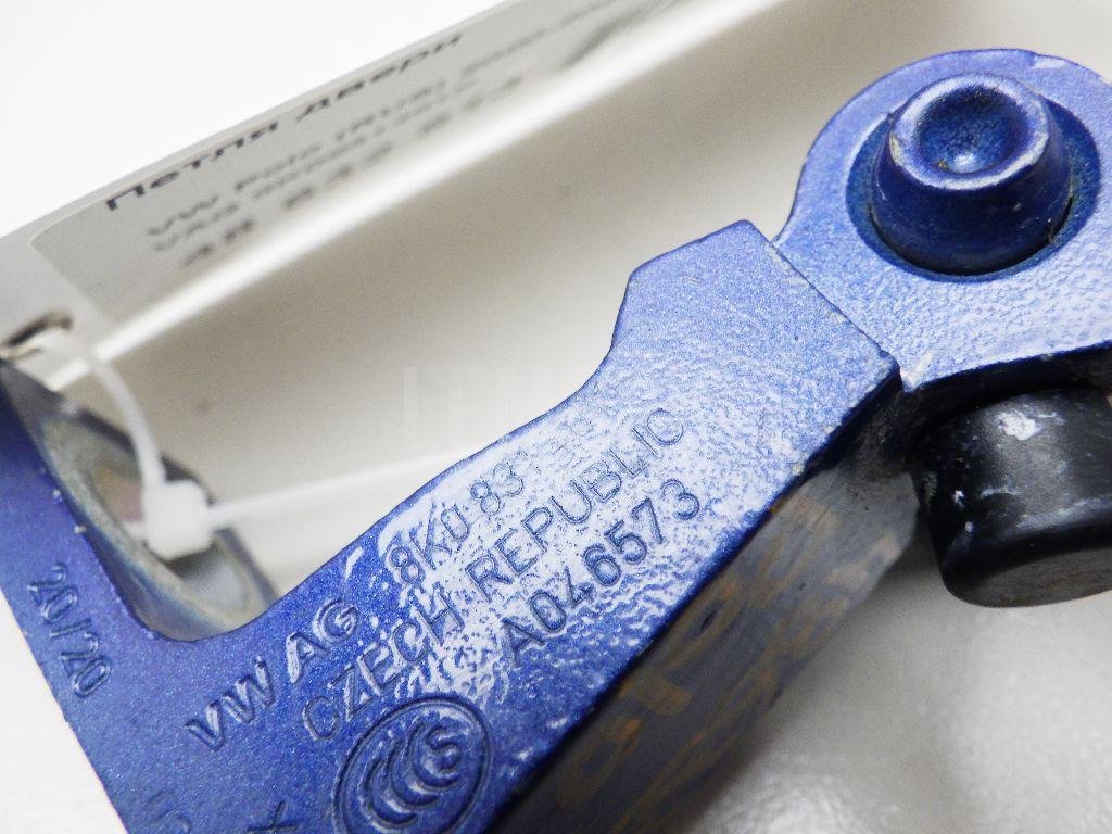 Петля двери