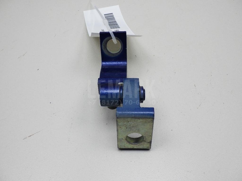 Петля двери