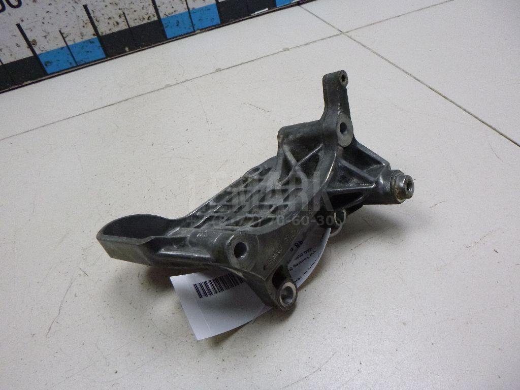 Кронштейн генератора