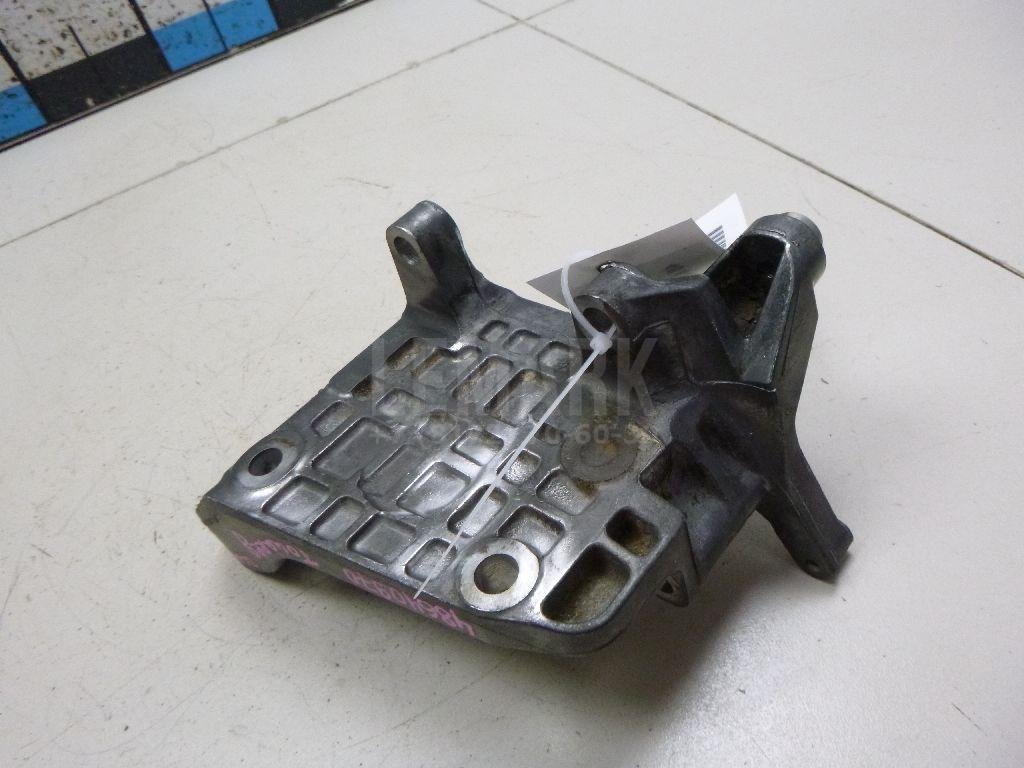 Кронштейн генератора