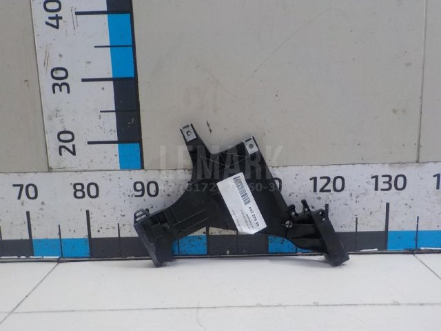 Кронштейн фар правый