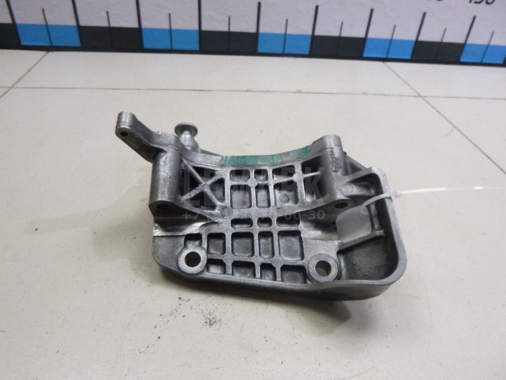 Кронштейн генератора