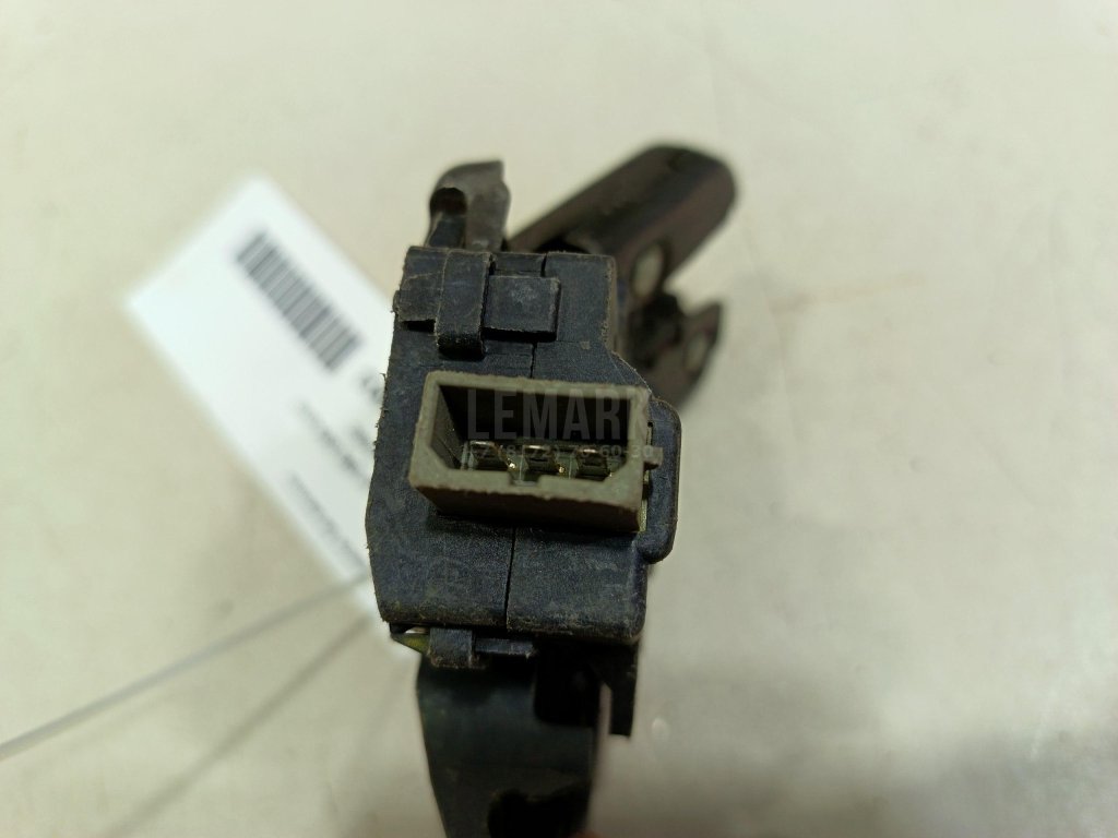 Замок багажника