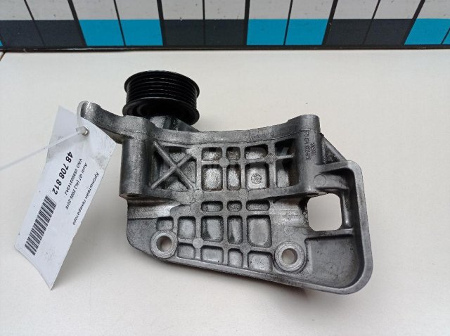 Кронштейн генератора