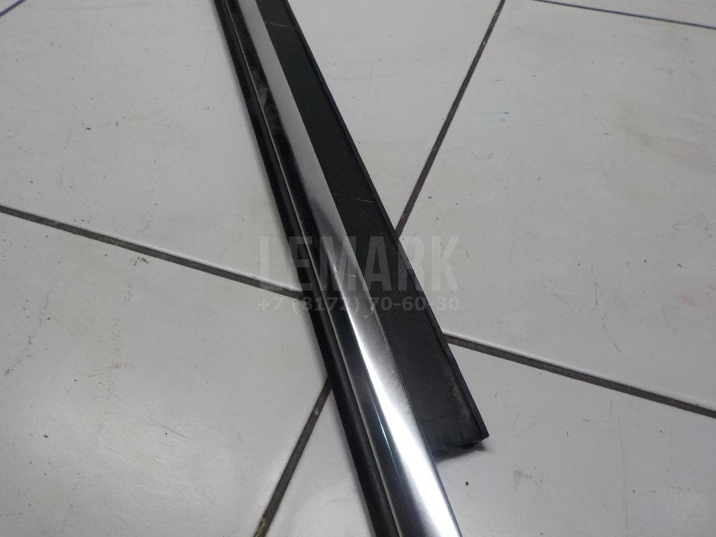 Накладка стекла переднего правого