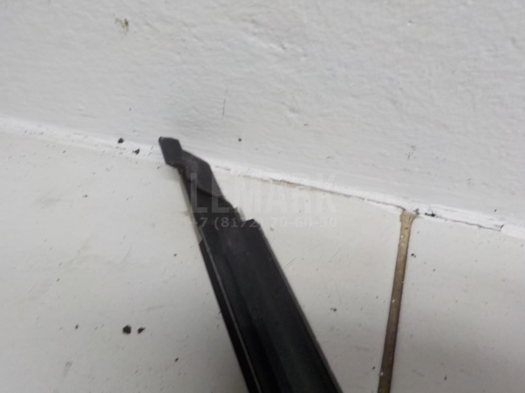 Накладка стекла переднего правого