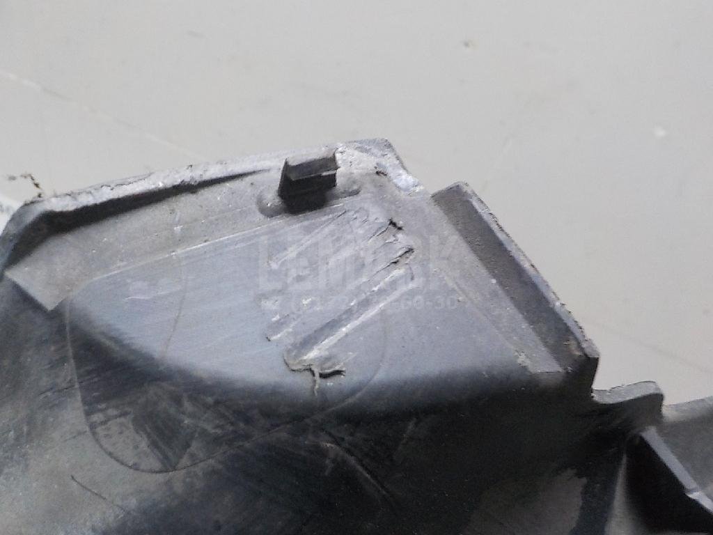 Кожух замка капота