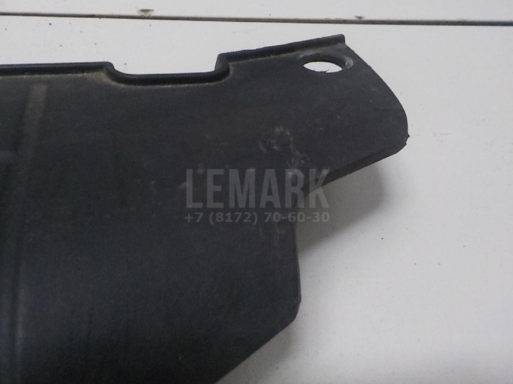 Кожух замка капота