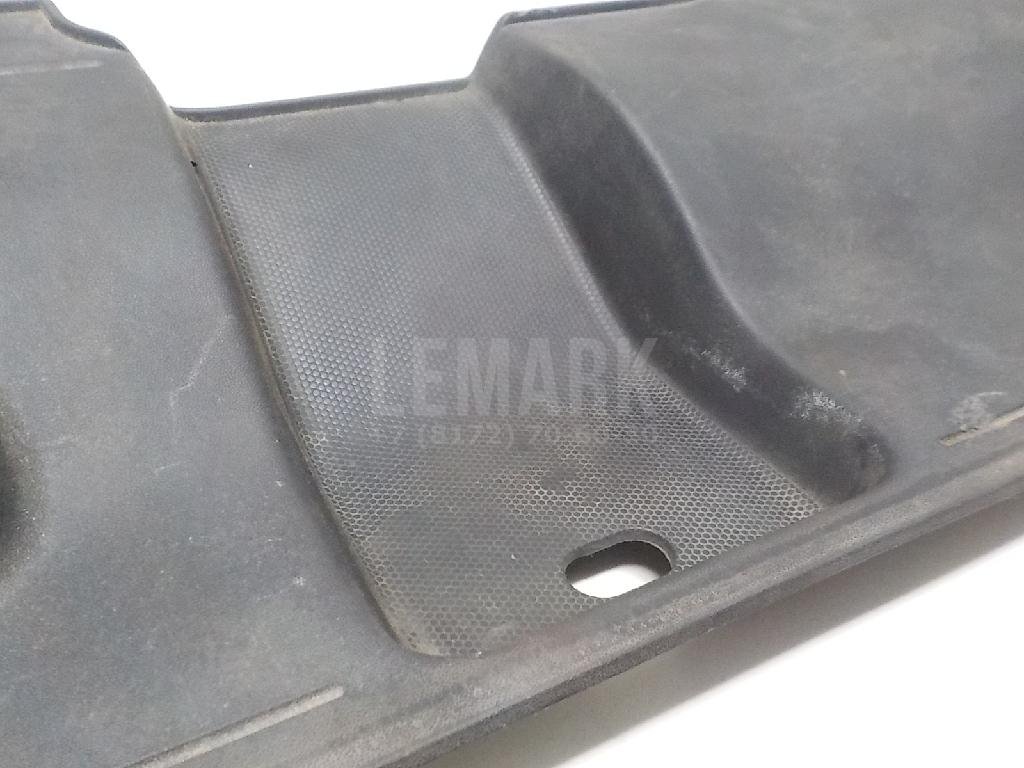 Кожух замка капота