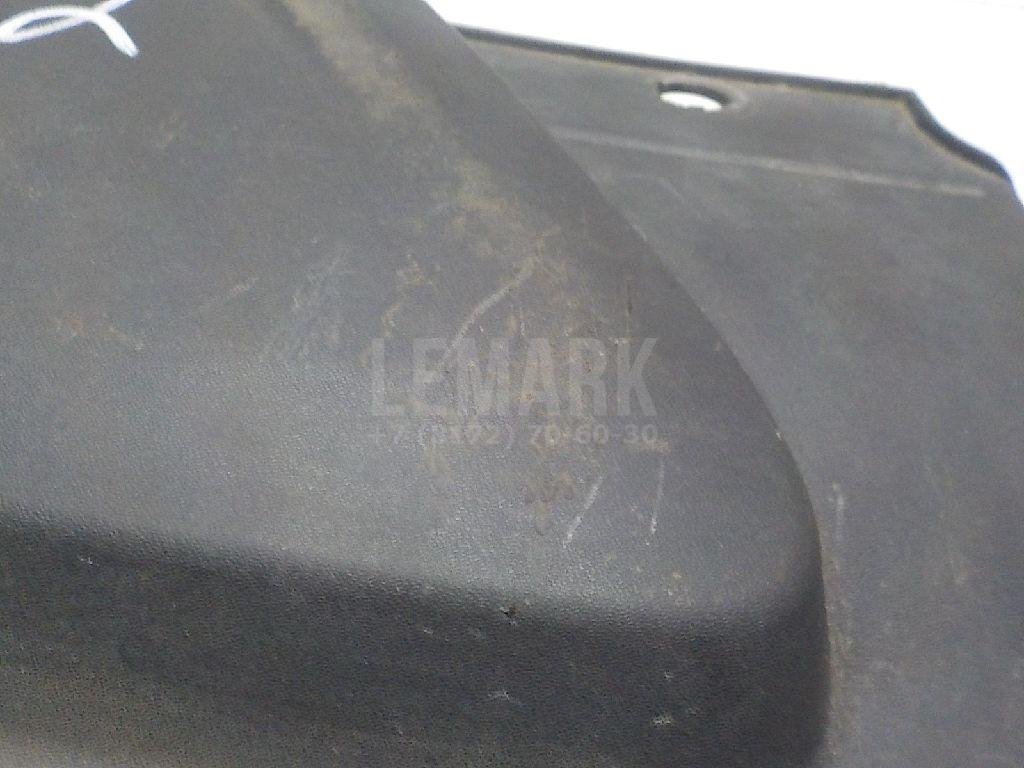 Кожух замка капота